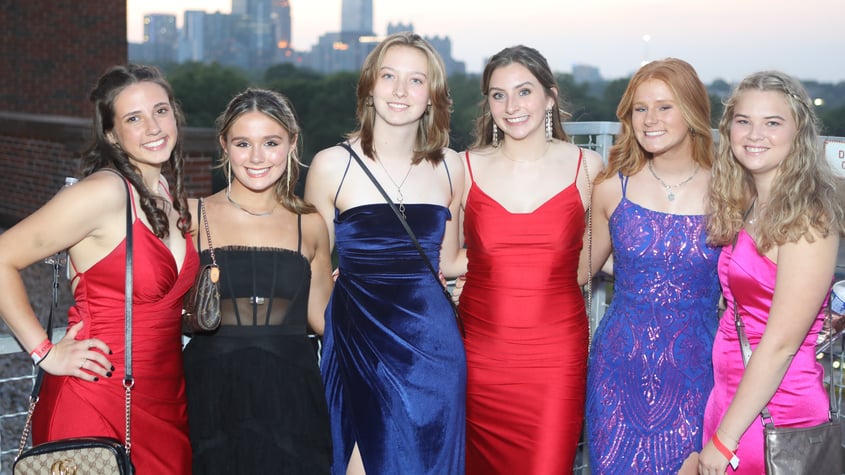 prom girls in red